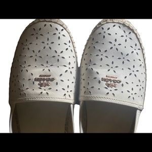 Coach Scalloped Eyelet Ivory shoes